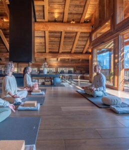Chalet Boisé avec Salle de Méditation